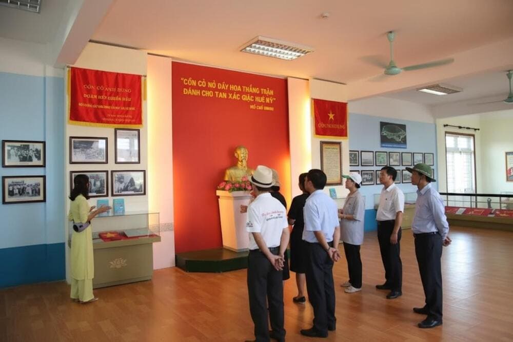 Phòng Truyền Thống đảo Cồn Cỏ.